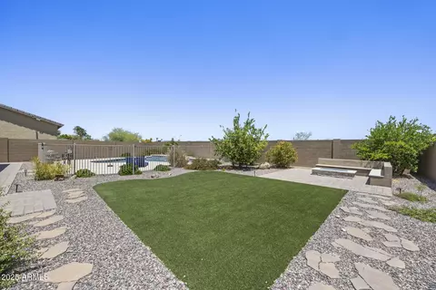 Exterior - 2514 E Pleasant Ln, Phoenix, AZ 85042 photo 4 of 10