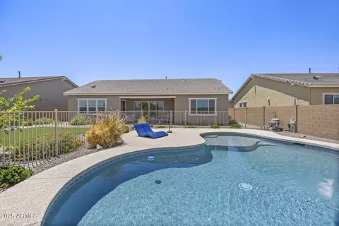 Exterior - 2514 E Pleasant Ln, Phoenix, AZ 85042 photo 8 of 10
