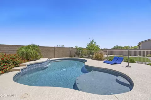 Exterior - 2514 E Pleasant Ln, Phoenix, AZ 85042 photo 7 of 10