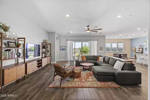 Living - 2514 E Pleasant Ln, Phoenix, AZ 85042 photo 1 of 1