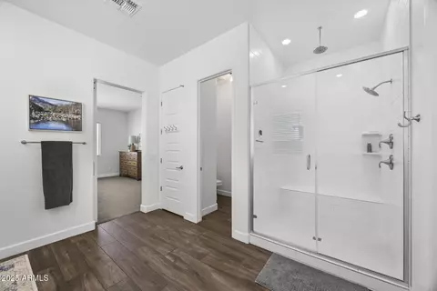 Entry Way - 2514 E Pleasant Ln, Phoenix, AZ 85042 photo 4 of 5