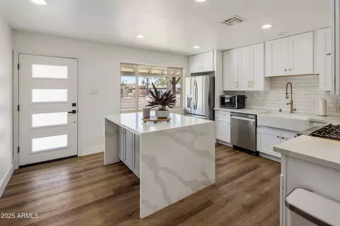 8022 E Columbus Ave, Scottsdale, AZ 85251
