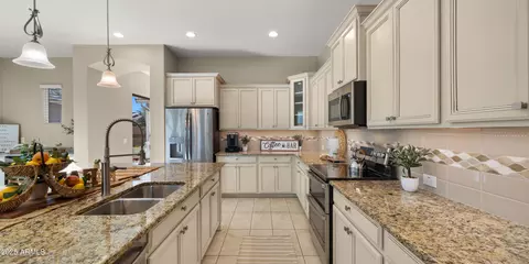 4341 Evelyn St, Gilbert, AZ 85295 photo 5