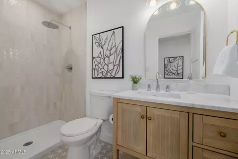 Bath - 2753 E Aster Dr, Phoenix, AZ 85032 photo 2 of 2