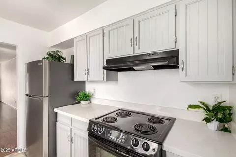 611 E Colgate Dr, Tempe, AZ 85283 photo 9