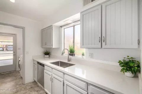 611 E Colgate Dr, Tempe, AZ 85283 photo 10