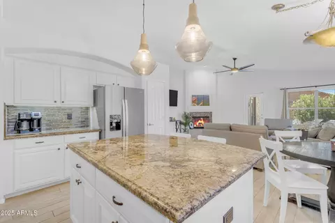 4301 E Abraham Ln, Phoenix, AZ 85050 photo 6