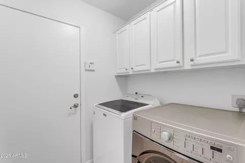4301 E Abraham Ln, Phoenix, AZ 85050 photo 23