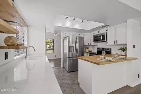Kitchen - 2455 E Broadway Rd #122, Mesa, AZ 85204 photo 2 of 4