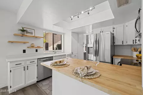 2455 E Broadway Rd #122, Mesa, AZ 85204