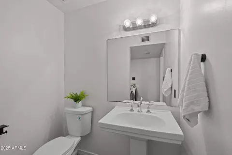 Bath - 2455 E Broadway Rd #122, Mesa, AZ 85204 photo 3 of 3
