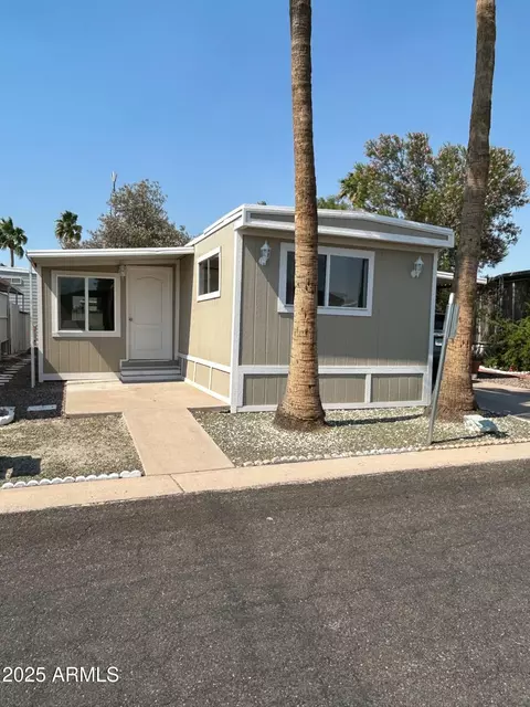 300 S Val Vista Dr #17, Mesa, AZ 85204