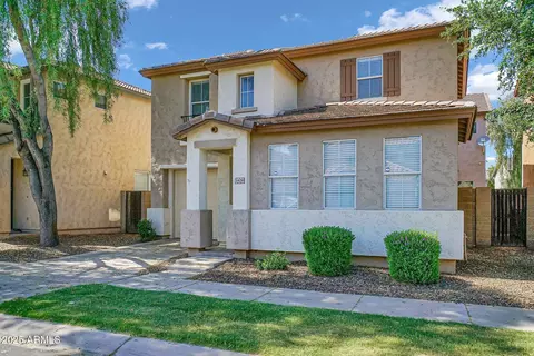 Exterior - 1420 E Sonrisas St, Phoenix, AZ 85040 photo 2 of 5