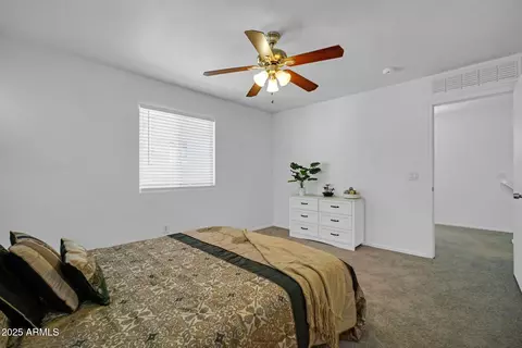 Bedroom - 1420 E Sonrisas St, Phoenix, AZ 85040 photo 4 of 8