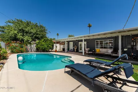 Exterior - 1209 W Colter St, Phoenix, AZ 85013 photo 2 of 2