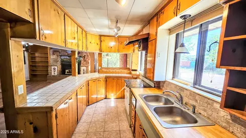 Kitchen - 1001 S Westerly Rd, Payson, AZ 85541 photo 3 of 3