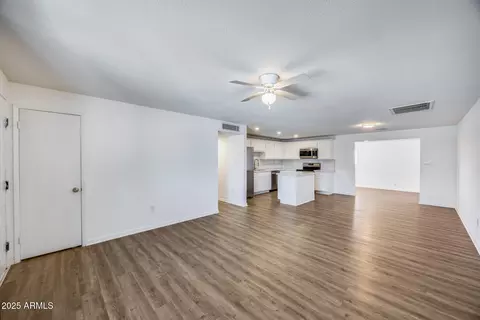 3801 E Captain Dreyfus Ave, Phoenix, AZ 85032 photo 6
