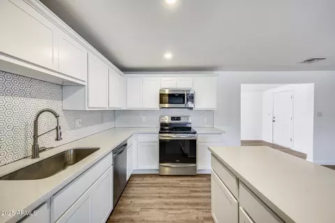3801 E Captain Dreyfus Ave, Phoenix, AZ 85032 photo 15