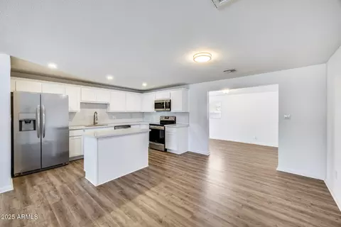 3801 E Captain Dreyfus Ave, Phoenix, AZ 85032 photo 10