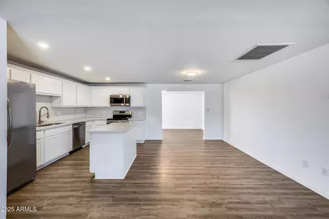 3801 E Captain Dreyfus Ave, Phoenix, AZ 85032 photo 8