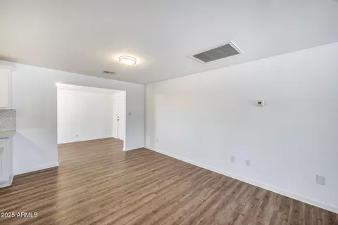 3801 E Captain Dreyfus Ave, Phoenix, AZ 85032 photo 9