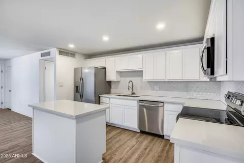 3801 E Captain Dreyfus Ave, Phoenix, AZ 85032 photo 12