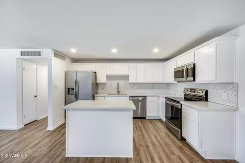 3801 E Captain Dreyfus Ave, Phoenix, AZ 85032 photo 13