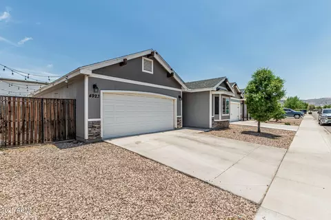 Exterior - 4923 S 11th Pl, Phoenix, AZ 85040 photo 3 of 5