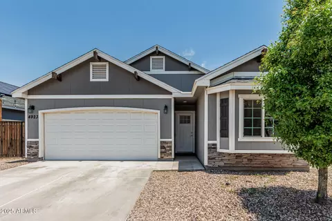 Exterior - 4923 S 11th Pl, Phoenix, AZ 85040 photo 2 of 5