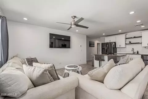 Living - 4923 S 11th Pl, Phoenix, AZ 85040 photo 2 of 2