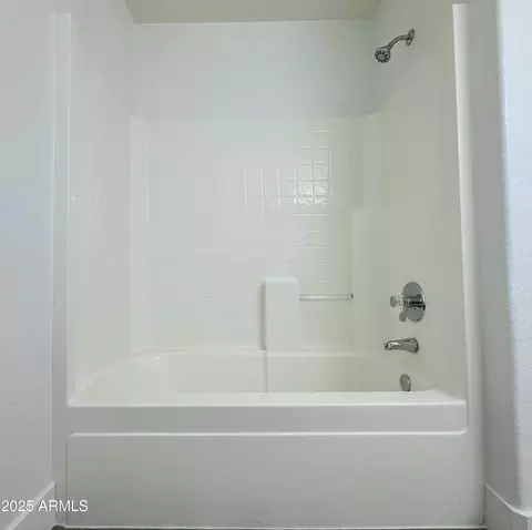 Bath - 4050 E Agave Rd, Phoenix, AZ 85044 photo 4 of 4