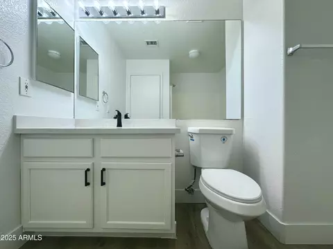 Bath - 4050 E Agave Rd, Phoenix, AZ 85044 photo 3 of 4