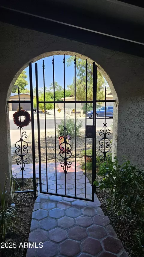 1743 W Acoma Dr, Phoenix, AZ 85023