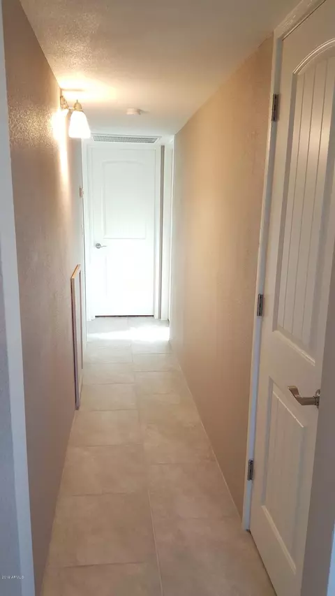 Entry Way - 725 E Hidalgo Ave, Phoenix, AZ 85040 photo 1 of 1