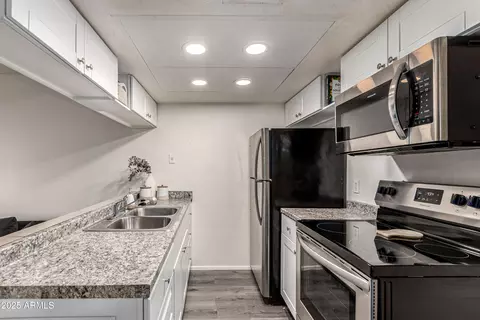 461 W Holmes Ave #350, Mesa, AZ 85210
