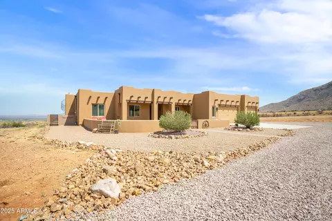 6100 E Darley Dr, Hereford, AZ 85615