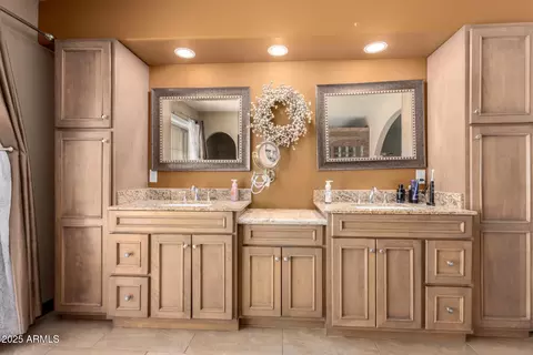 Bath - 5484 E 36th Ave, Apache Junction, AZ 85119 photo 1 of 3