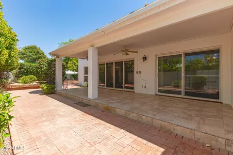 Exterior - 38 E Calavar Rd, Phoenix, AZ 85022 photo 11 of 16
