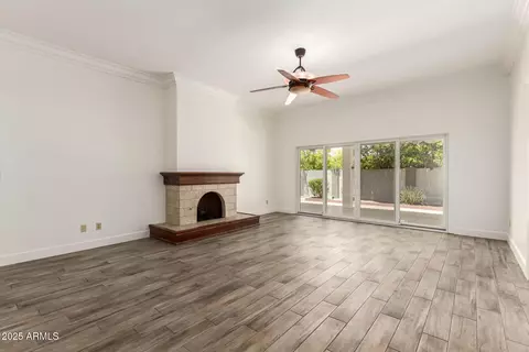 Living - 38 E Calavar Rd, Phoenix, AZ 85022 photo 1 of 9