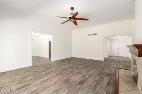 Living - 38 E Calavar Rd, Phoenix, AZ 85022 photo 3 of 9