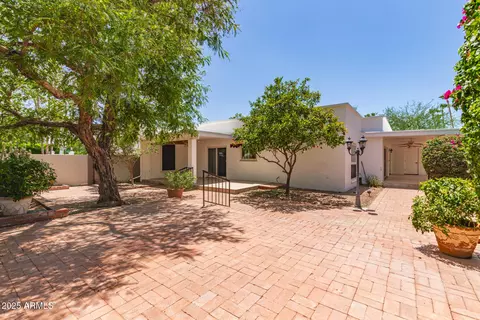 Exterior - 38 E Calavar Rd, Phoenix, AZ 85022 photo 14 of 16
