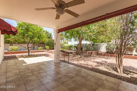 Exterior - 38 E Calavar Rd, Phoenix, AZ 85022 photo 10 of 16