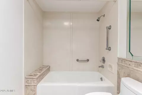 Bath - 38 E Calavar Rd, Phoenix, AZ 85022 photo 4 of 4