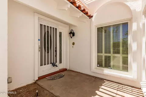 Exterior - 38 E Calavar Rd, Phoenix, AZ 85022 photo 7 of 16
