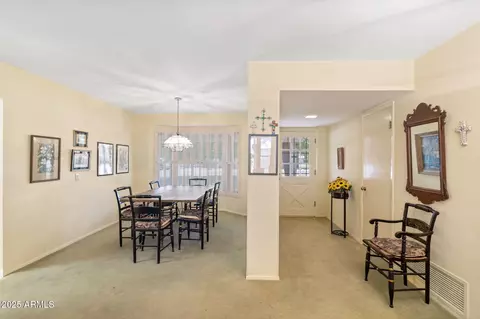 Dining - 4814 N 35th St, Phoenix, AZ 85018 photo 1 of 2