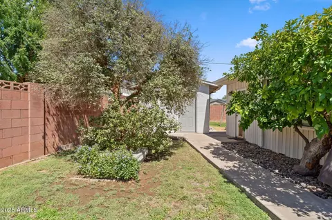 Exterior - 4814 N 35th St, Phoenix, AZ 85018 photo 5 of 7