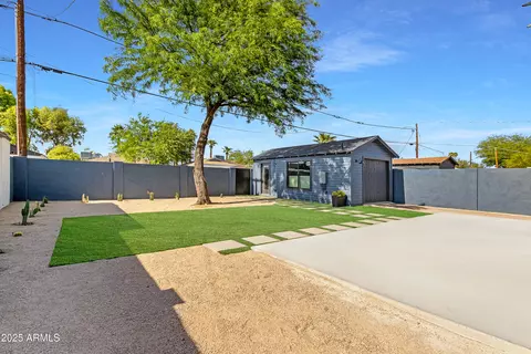 Exterior - 1338 E Granada Rd, Phoenix, AZ 85006 photo 6 of 10