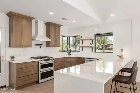 Kitchen - 1338 E Granada Rd, Phoenix, AZ 85006 photo 2 of 5