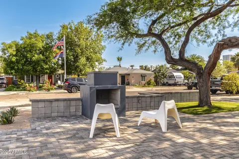 Exterior - 1338 E Granada Rd, Phoenix, AZ 85006 photo 3 of 10
