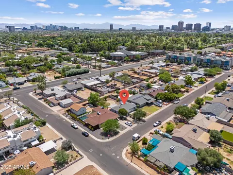 View/Area - 1367 E Mitchell Dr, Phoenix, AZ 85014 photo 4 of 6